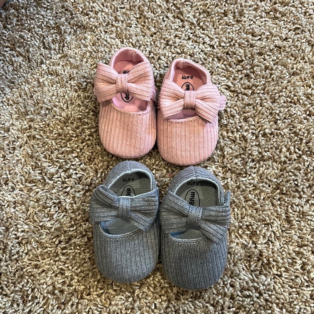 Baby girl 0-6 months Mary Jane shoes with bow
